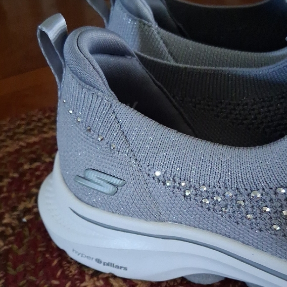Skechers Light Gray Knit Slip-Ons - Picture 3 of 12